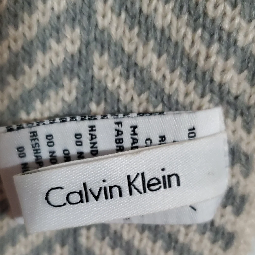 Calvin Klein Gray & Beige Herringbone Scarf  Soft Luxe Knit Texture 6” x 71”